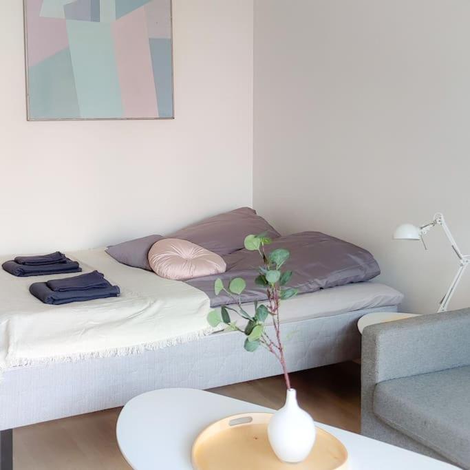 New Studio Pastel Near Helsinki Airport In Kivistoe Vantaa Esterno foto