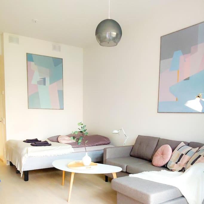 New Studio Pastel Near Helsinki Airport In Kivistoe Vantaa Esterno foto